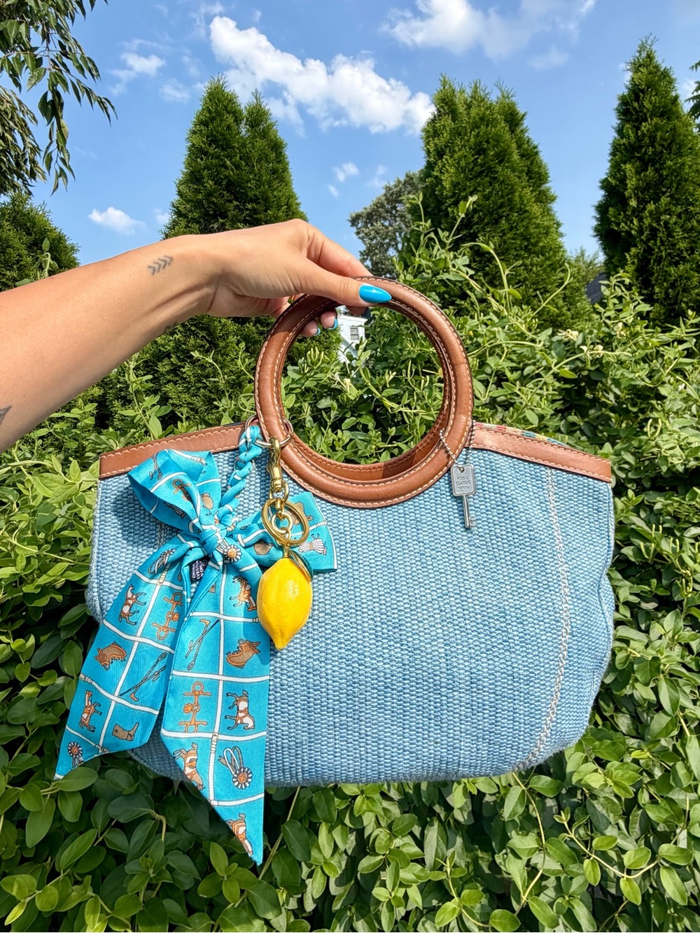 Vintage Y2K Fossil Baby Blue Woven Satchel Bag w Purse Charms